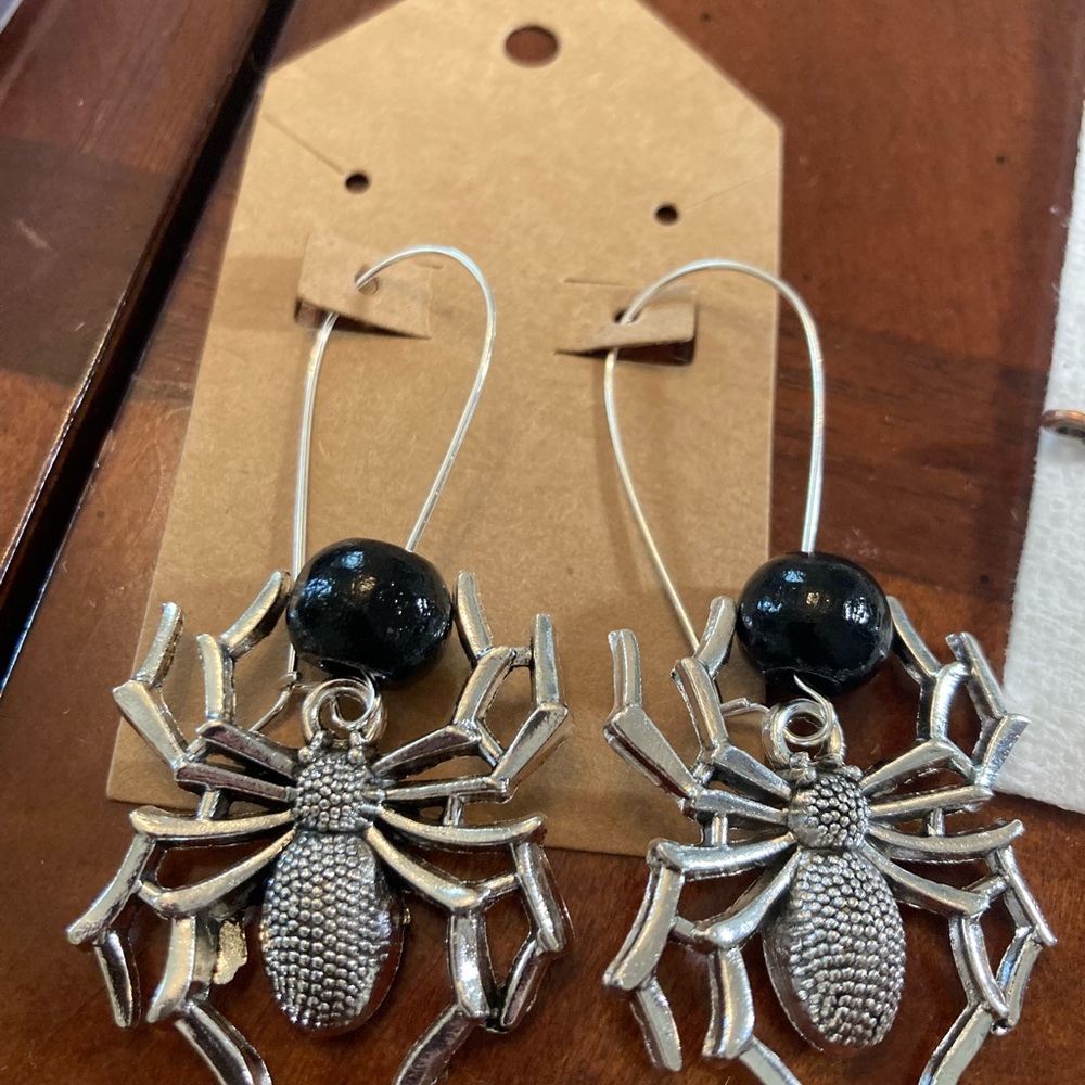 Spider earrings